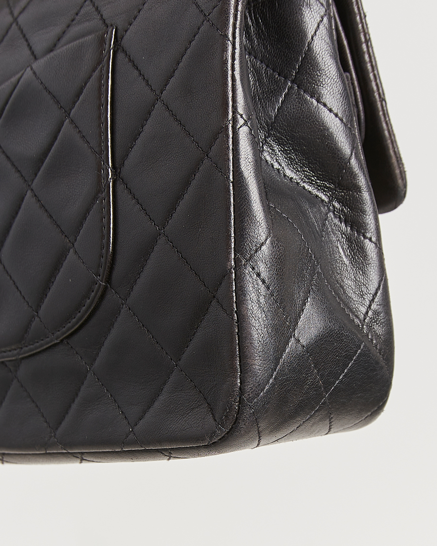 Herre | Gifts for Her | Chanel Pre-Owned | Classic Double Flap Medium Lambskin Black