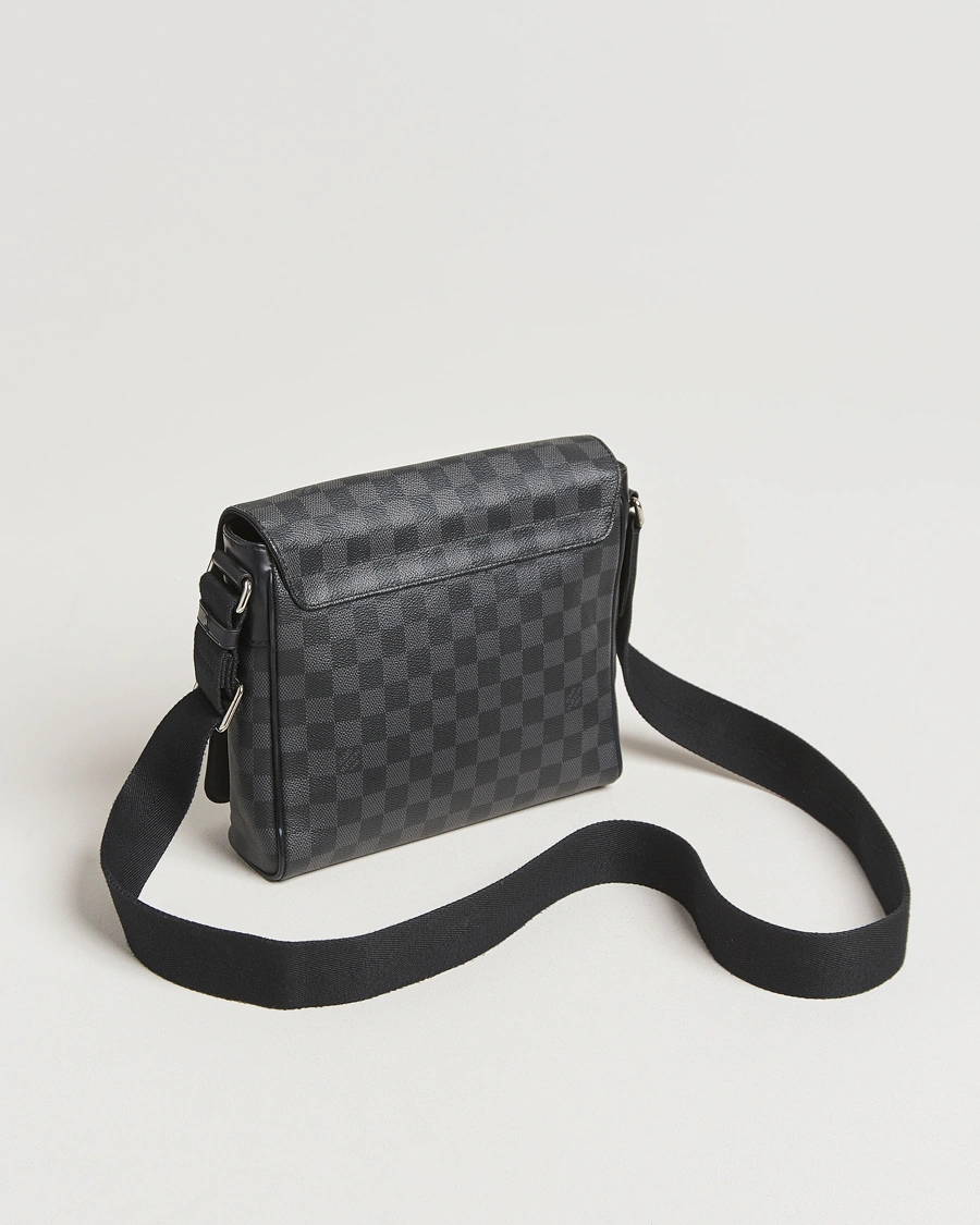 Herre | Pre-Owned & Vintage Bags | Louis Vuitton Pre-Owned | District PM Messenger Bag Damier Graphite