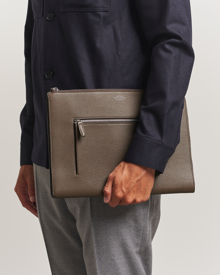Herre | Vesker | Smythson | Ludlow Small Laptop Case With Dark Olive