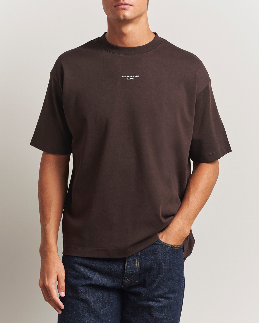 Herre | T-Shirts | Drôle de Monsieur | Classic Slogan T-Shirt Dark Brown