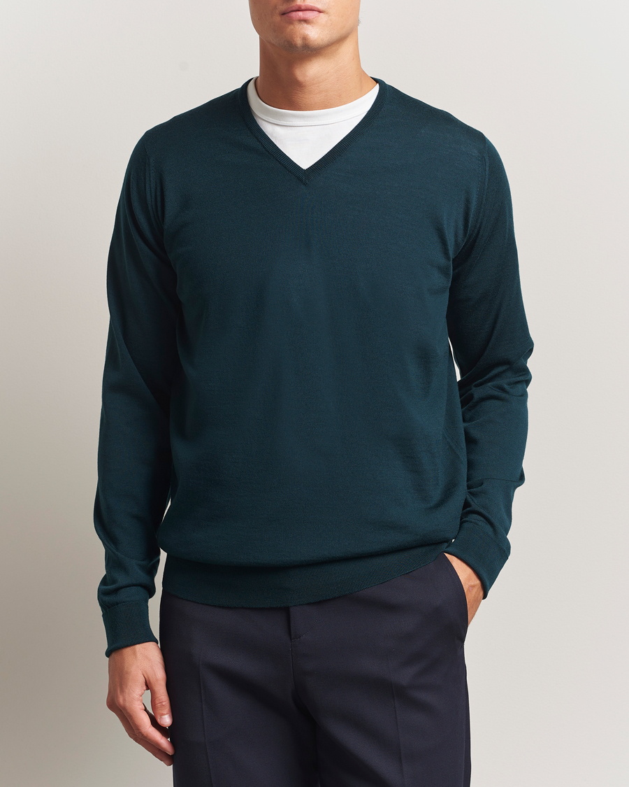 Herre | Gensere | John Smedley | Bobby Extra Fine Merino V-Neck Pullover Richardson Green