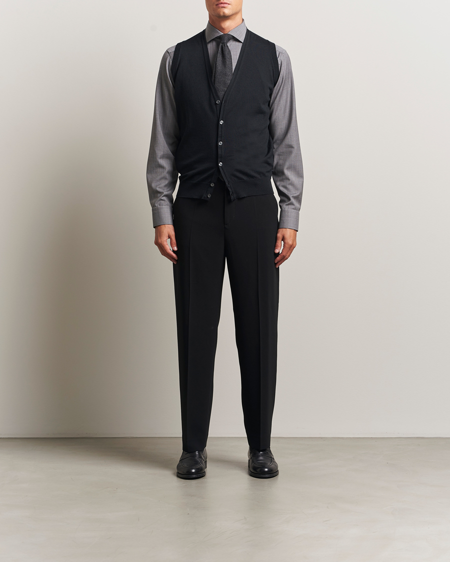 Herre | Gensere | John Smedley | Huntswood Slim Fit Waistcoat Black