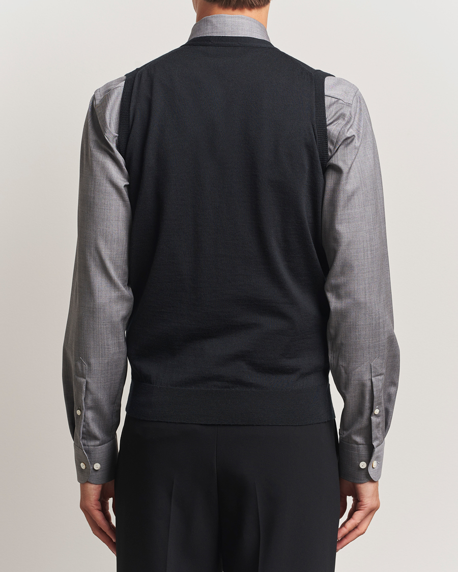 Herre | Gensere | John Smedley | Huntswood Slim Fit Waistcoat Black