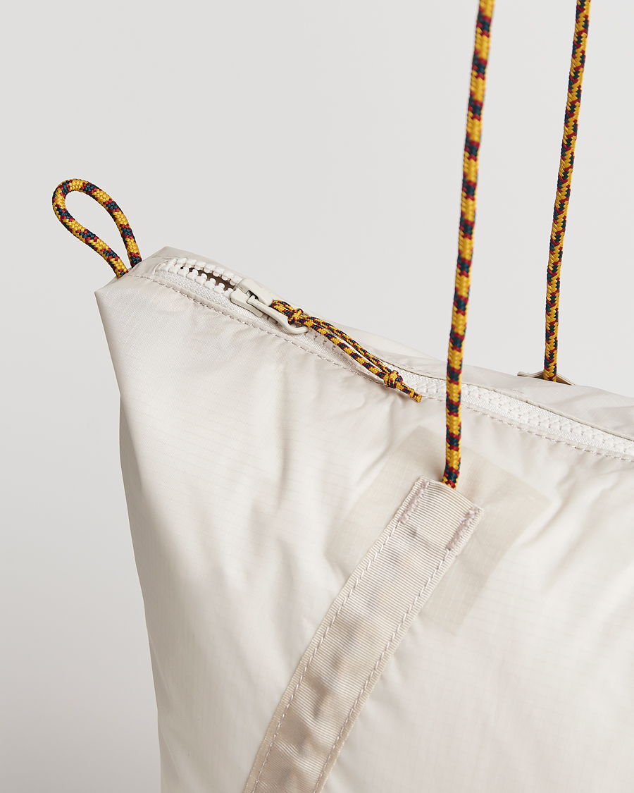 Herre | Vesker | Klättermusen | Gebo 23L Lightweight Totebag Putty Grey