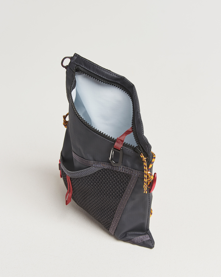 Herre | Vesker | Klättermusen | Hrid WP 1,5L Accessory Bag Raven