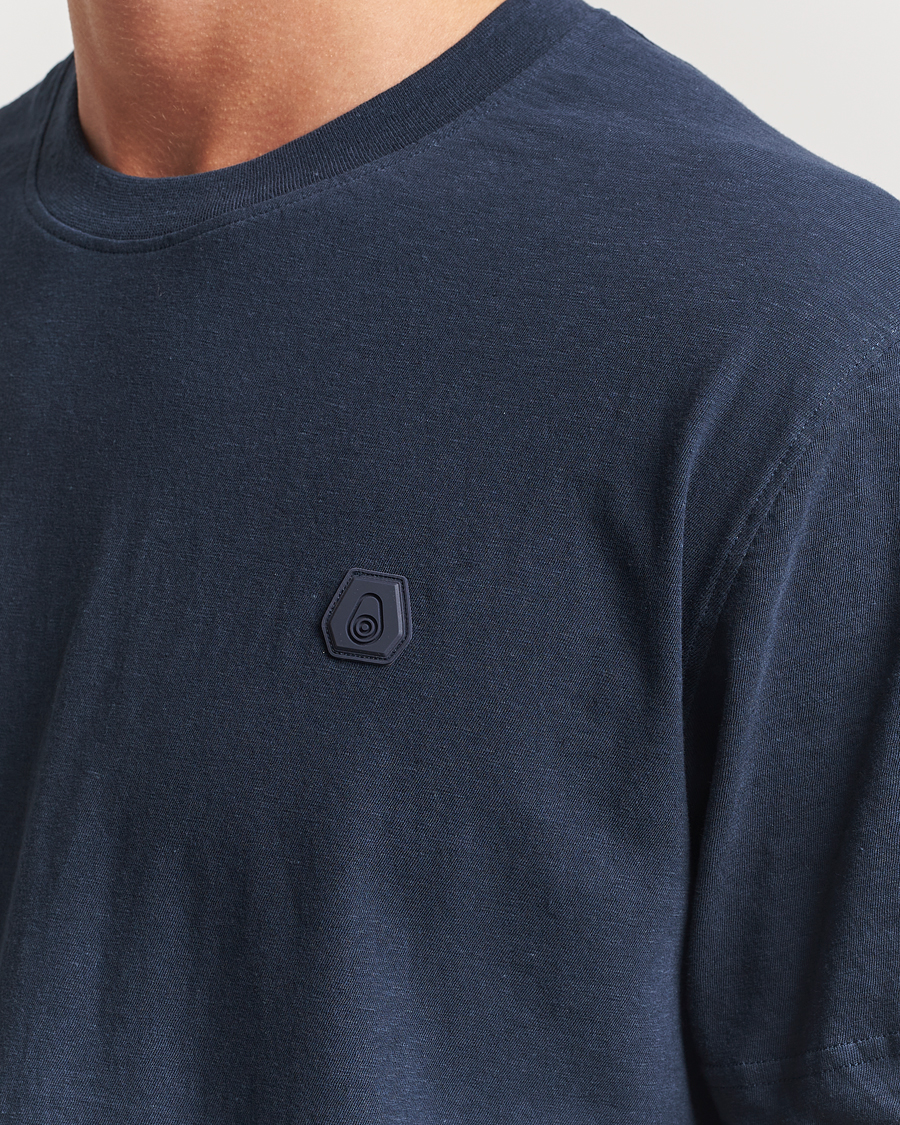 Herre | T-Shirts | Sail Racing | Tornado Crew Neck T-Shirt Navy