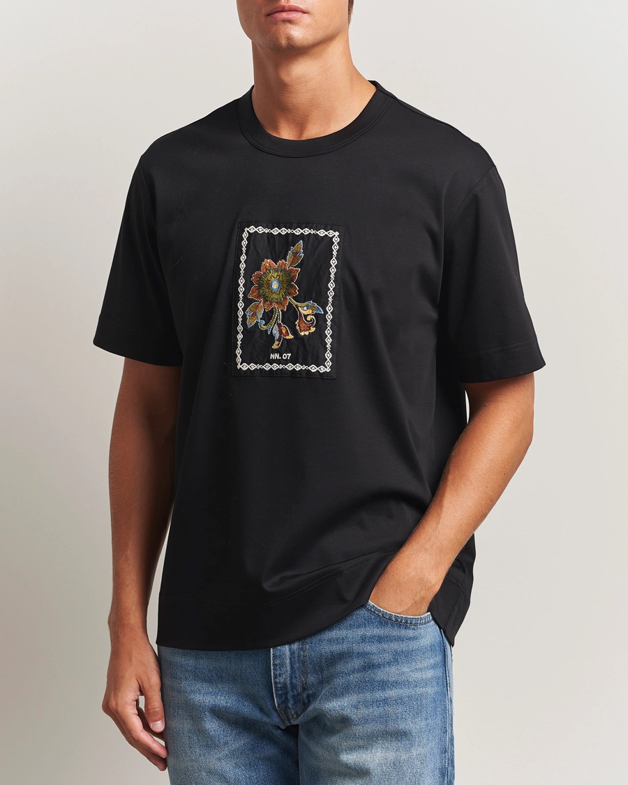 Herre | T-Shirts | NN07 | Pedro Mercerized Flower T-Shirt Black