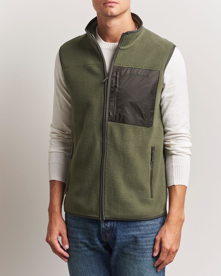 Herre | Gensere | Peak Performance | Pile Vest Pine Needle