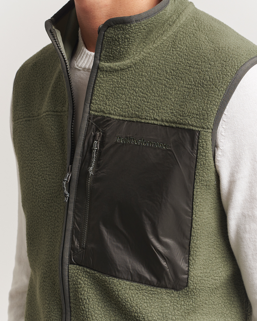 Herre | Gensere | Peak Performance | Pile Vest Pine Needle