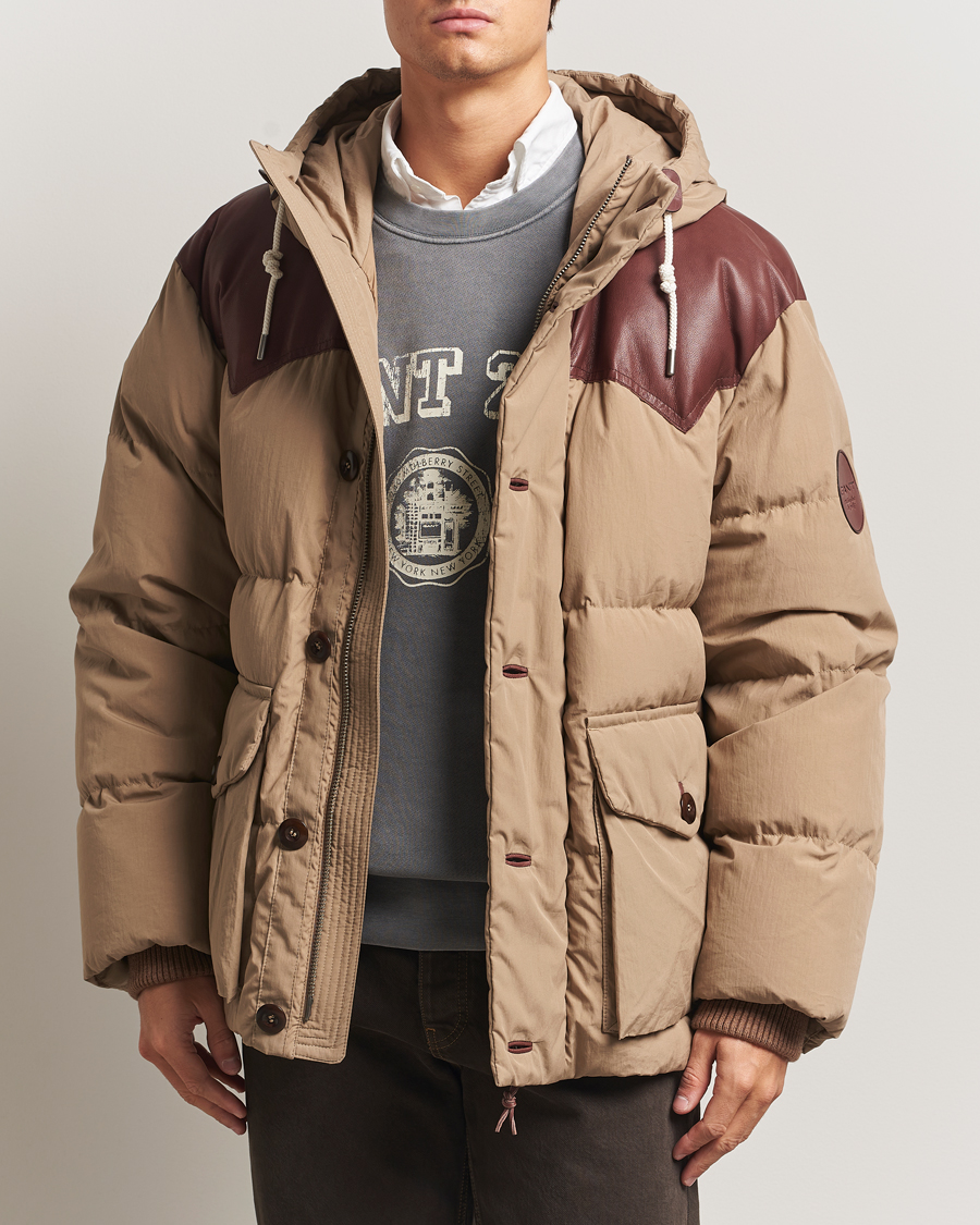 Herre | Jakker | GANT 240 Mulberry Street | Cotton Down Hooded Jacket Carmel Beige