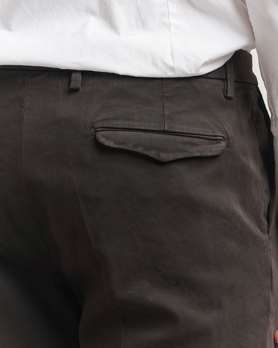 Herre | Bukser | Briglia 1949 | Easy Fit Pleated Cotton Stretch Chino Dark Brown