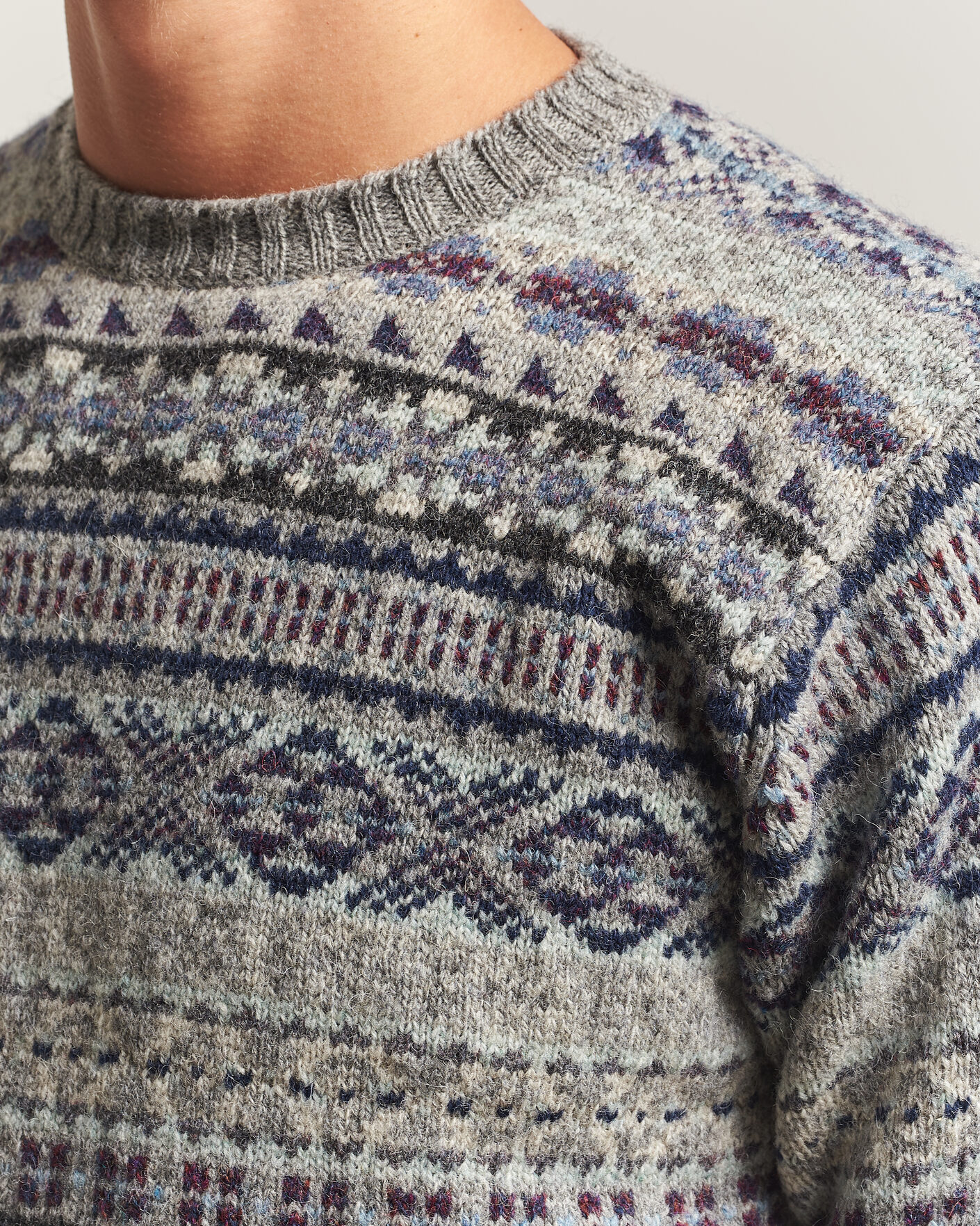 Herre | Gensere | Jamieson's of Shetland | Jamiesons Of Shetland All Over Fair Isle Pullover Crew Neck Light Grey