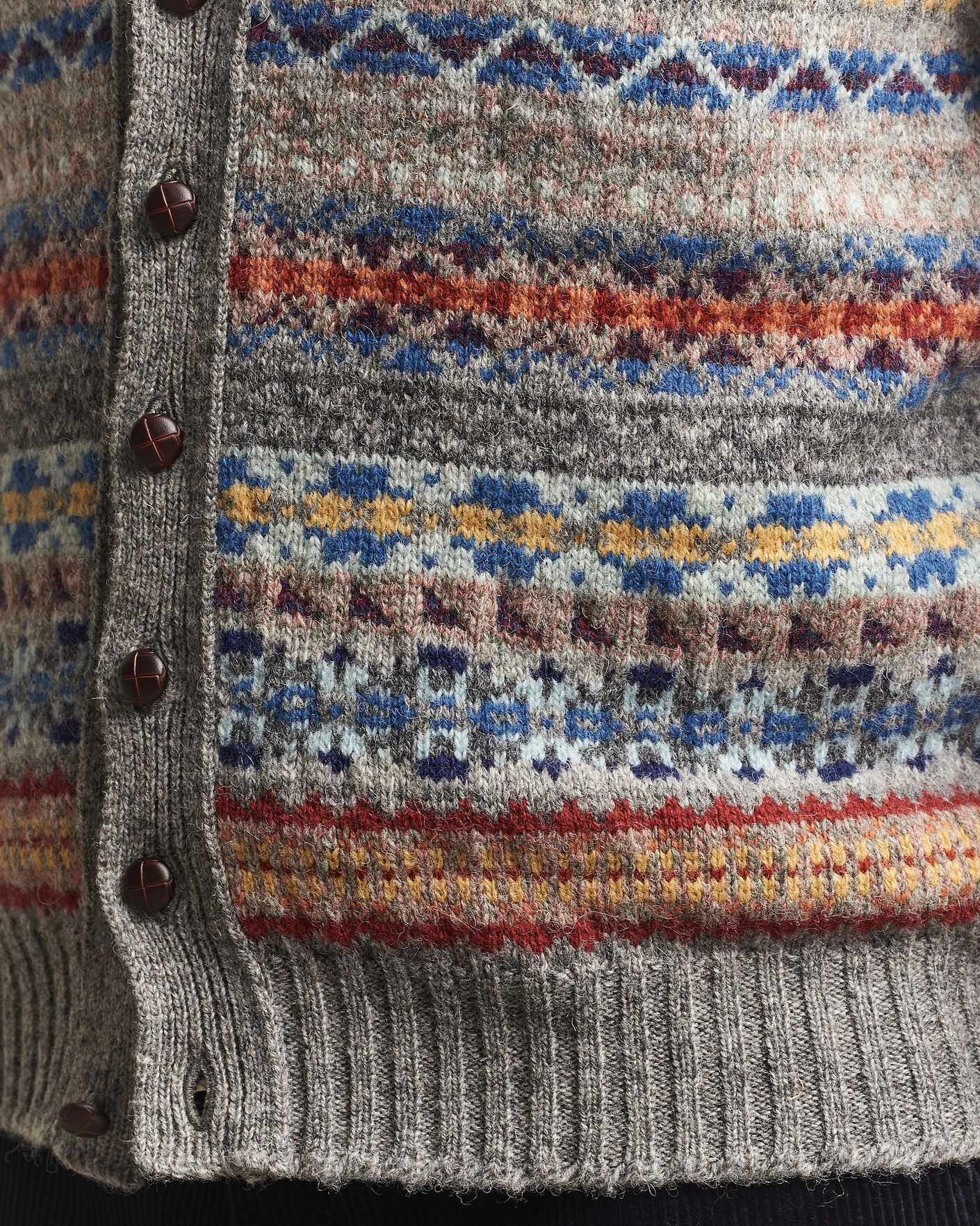 Herre | Gensere | Jamieson's of Shetland | Jamiesons Of Shetland All Over Fair Isle Waistcoat Grey