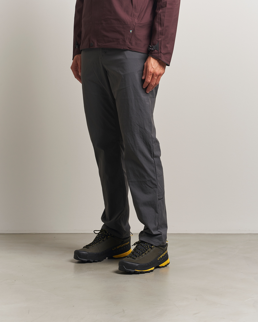 Herre | Trail Sneakers | La Sportiva | TX5 GTX Hiking Shoes Carbon/Yellow