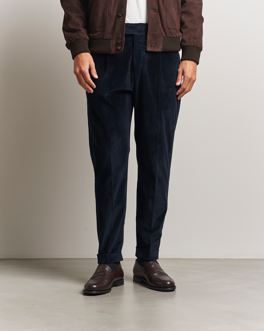Herre | Bukser | PT01 | Rebel Fit Pleated Corduroy Trousers Navy