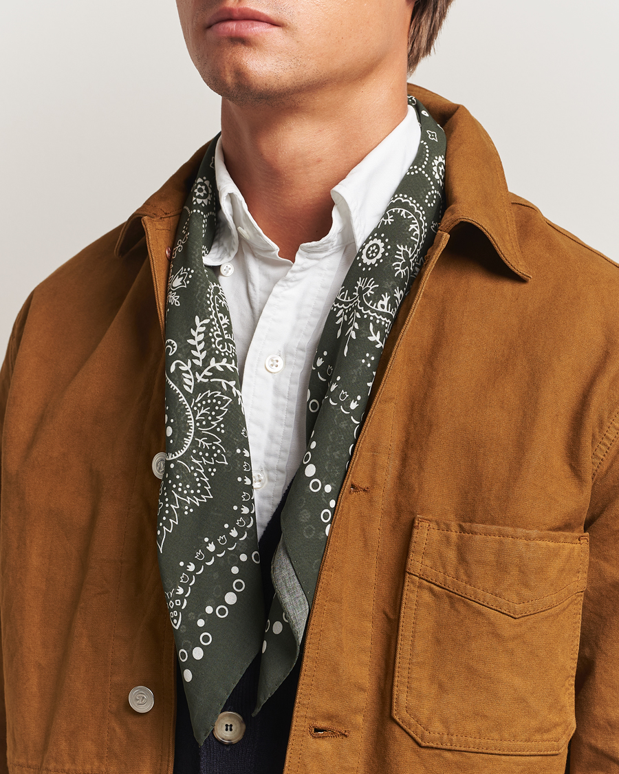 Herre | Scarves | Drake's | Paisley Bandana Dark Green