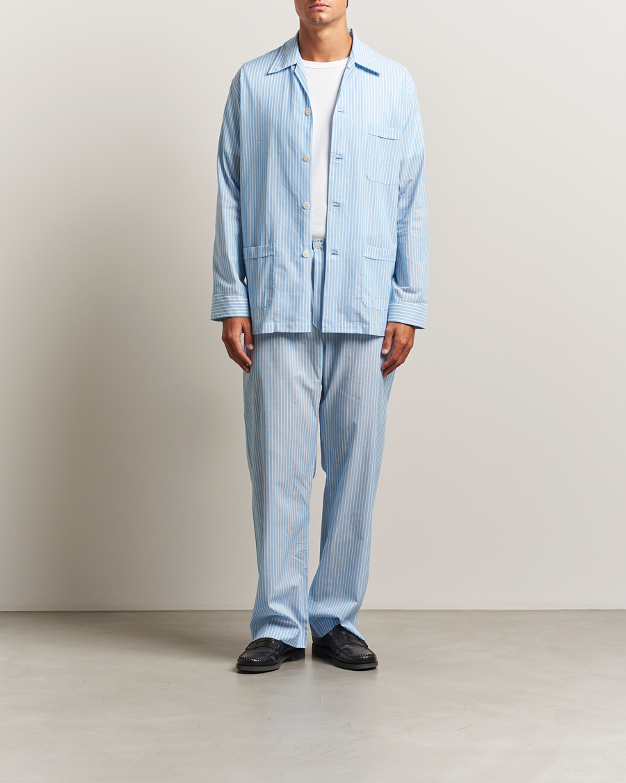 Herre | Pyjamaser og badekåper | Derek Rose | Striped Cotton Pyjama Set Light Blue