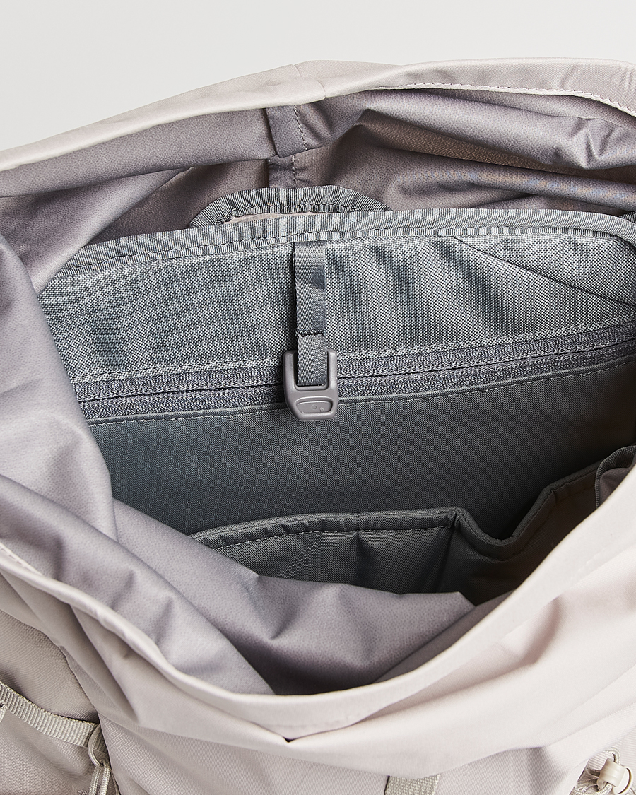 Herre | Vesker | Houdini | x Osprey Allt 20L Backpack Sandstorm