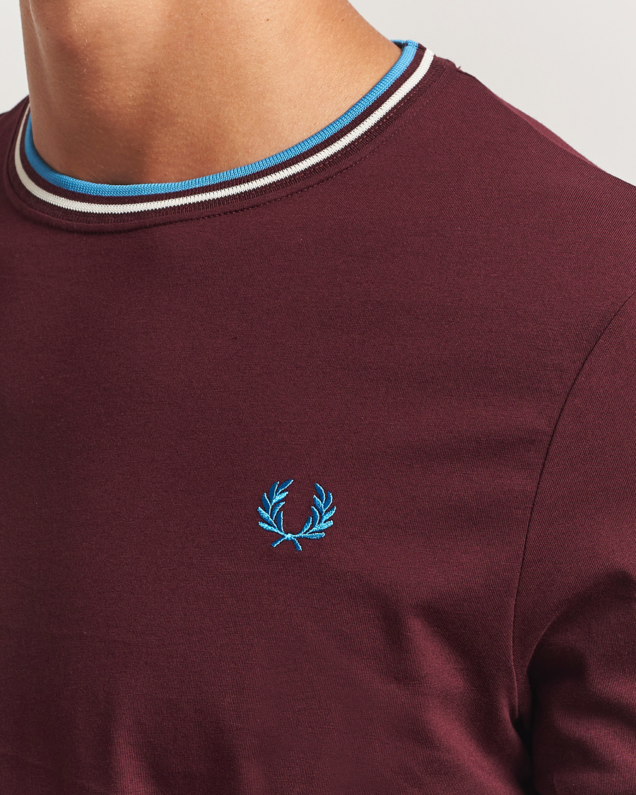 Herre | T-Shirts | Fred Perry | Twin Tipped T-Shirt Oxblood