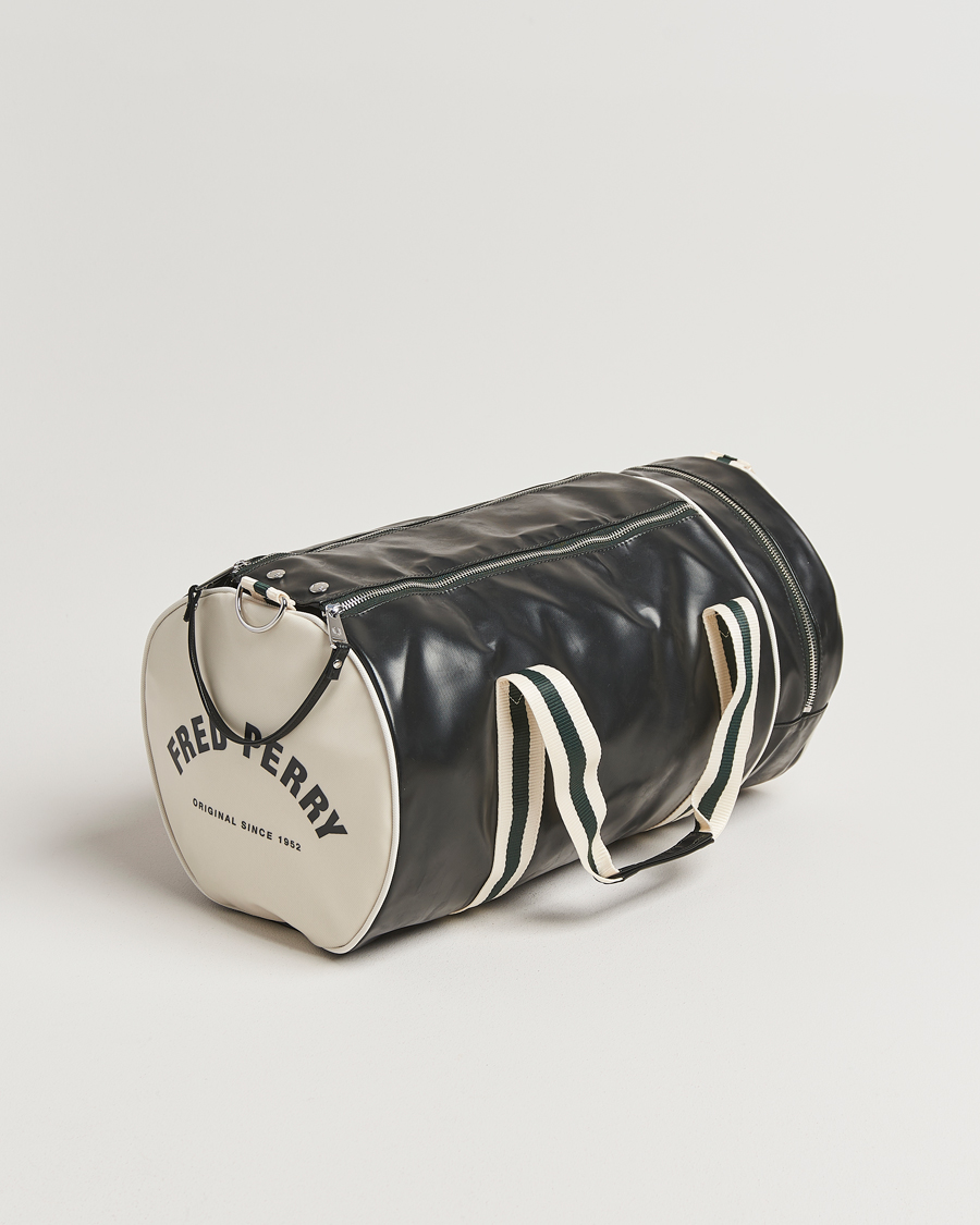 Herre | Vesker | Fred Perry | Classic Barrel Bag Night Green/Ecru