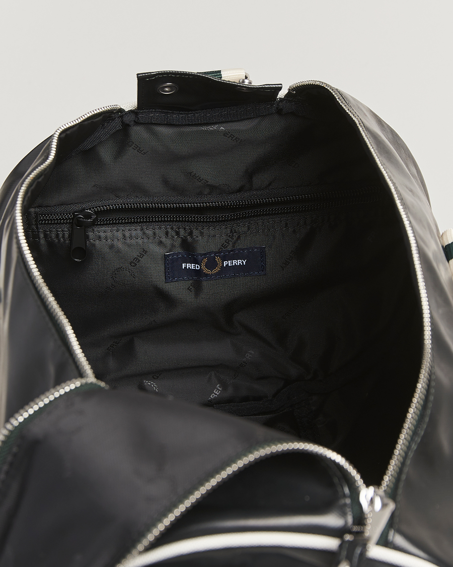 Herre | Vesker | Fred Perry | Classic Barrel Bag Night Green/Ecru