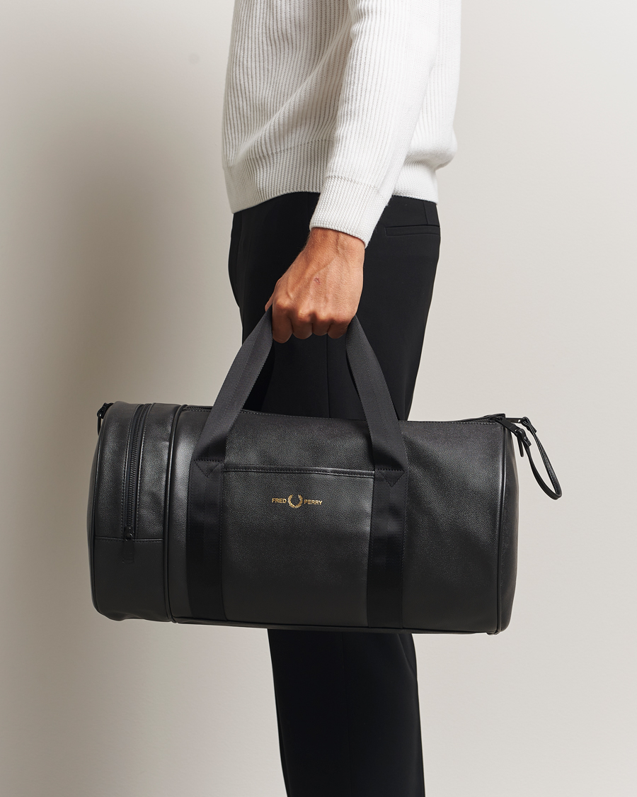 Herre | Vesker | Fred Perry | Scotch Grain Leather Barrel Bag Black