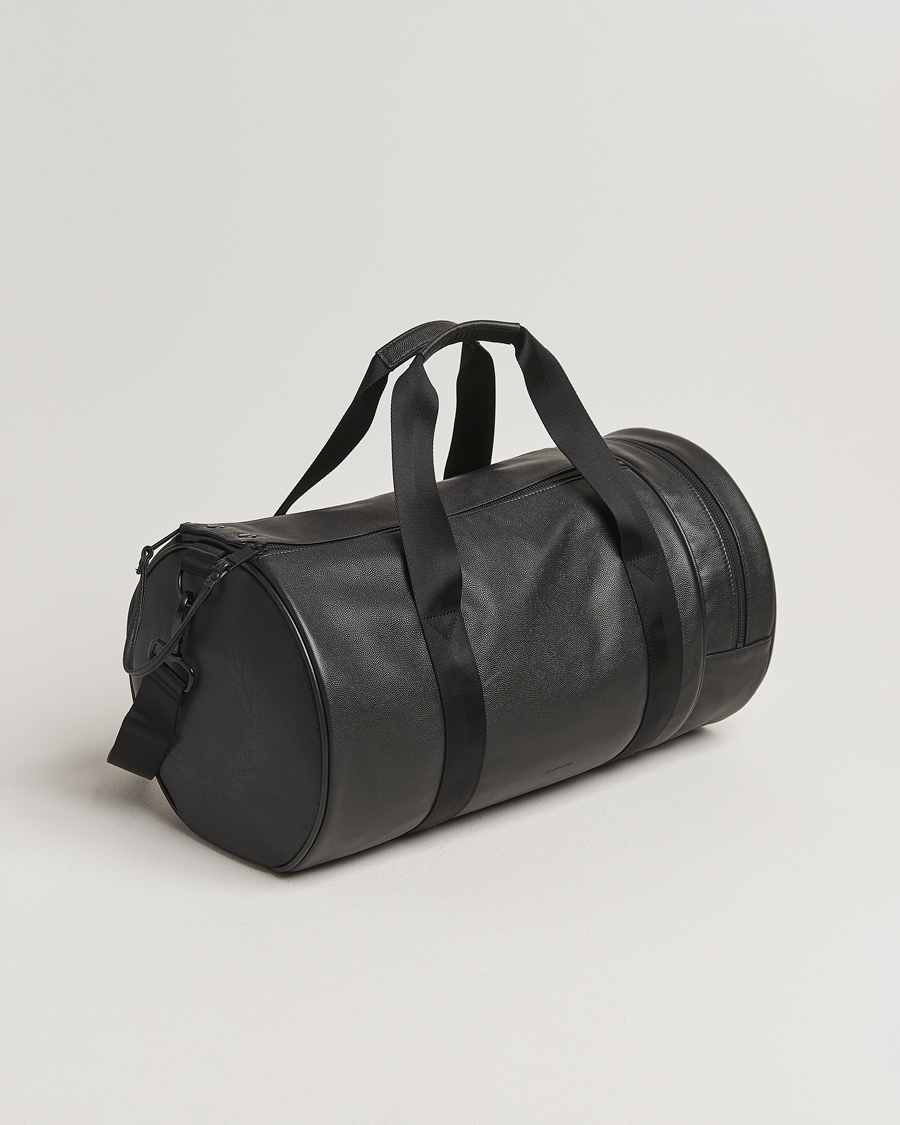 Herre | Vesker | Fred Perry | Scotch Grain Leather Barrel Bag Black
