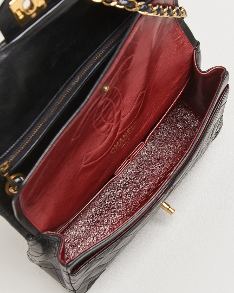 Herre | Gifts for Her | Chanel Pre-Owned | Classic Double Flap Medium Lambskin Black