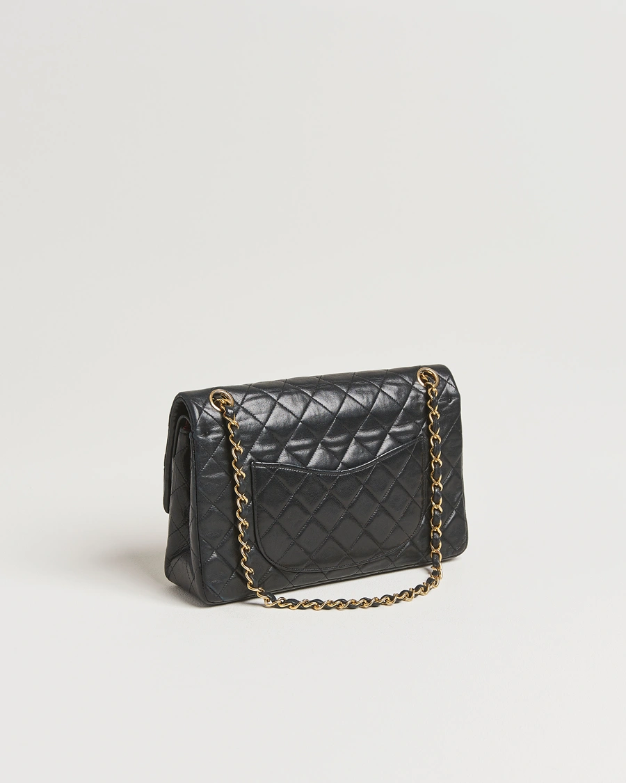 Herre | Pre-Owned & Vintage Bags | Chanel Pre-Owned | Classic Double Flap Medium Lambskin Black