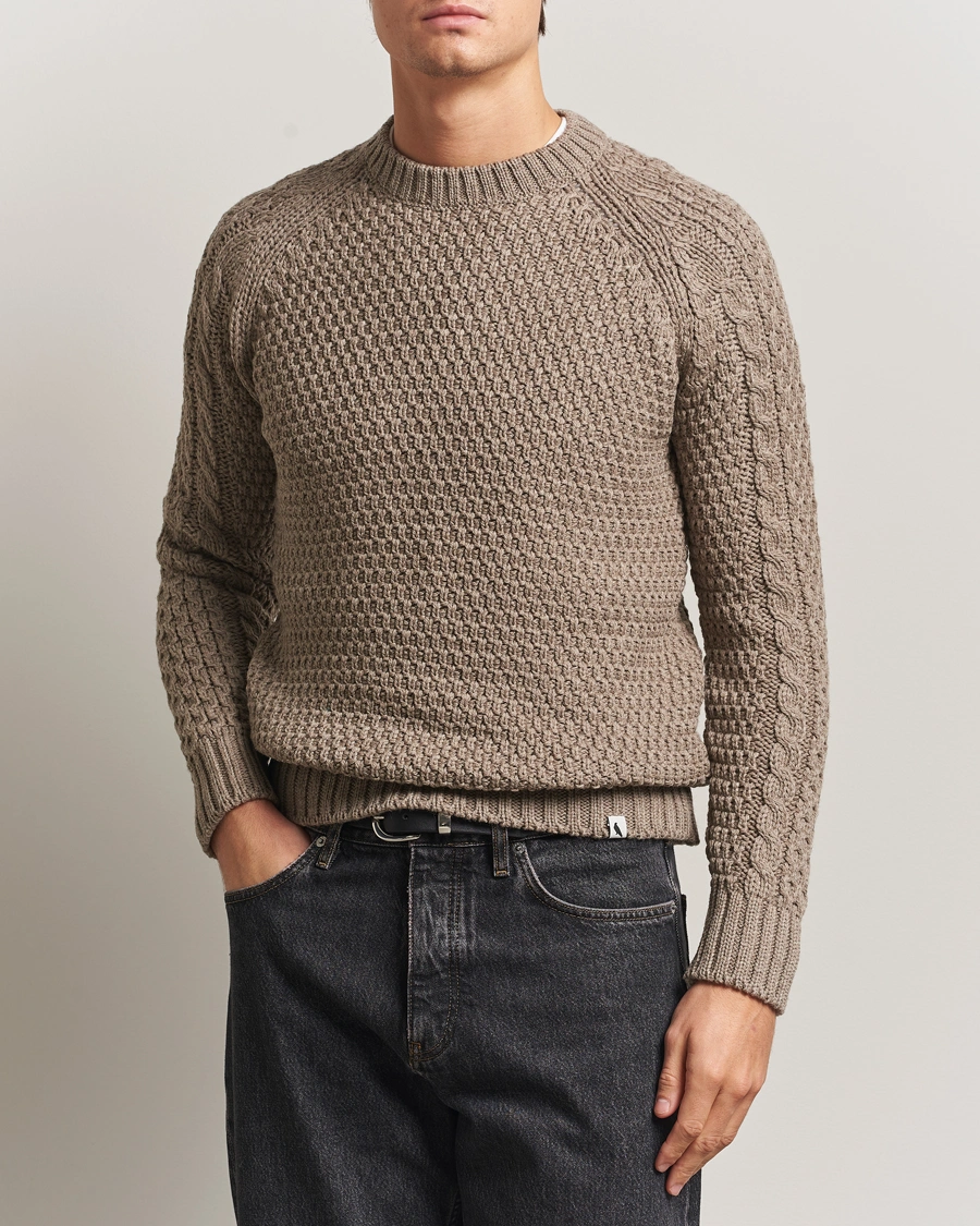 Herre | Gensere | Peregrine | Winston Merino Crew Light Brown