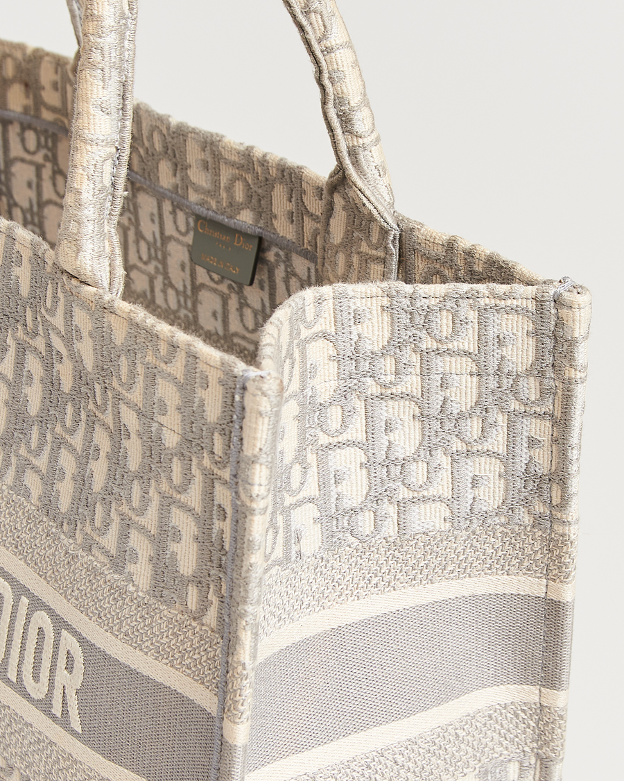 Herre | Pre-Owned & Vintage Bags | Dior Pre-Owned | Medium Dior Book Tote Light grey