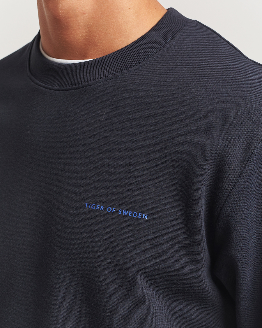 Herre | Gensere | Tiger of Sweden | Emerson Crew Neck Sweatshirt Light Ink