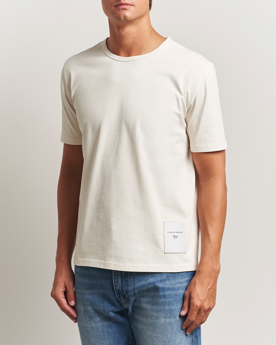 Herre | T-Shirts | Tiger of Sweden | Jake Heavy Crew Neck T-Shirt Light Ivory