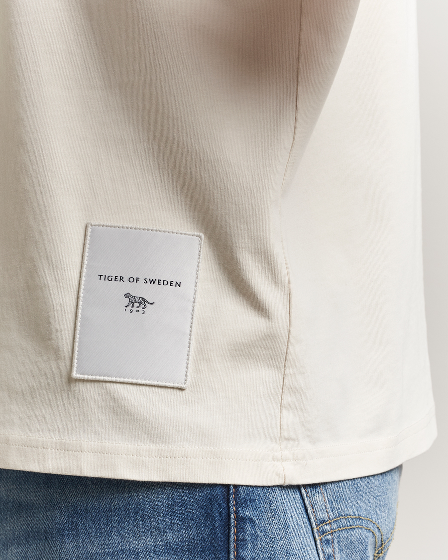 Herre | T-Shirts | Tiger of Sweden | Jake Heavy Crew Neck T-Shirt Light Ivory