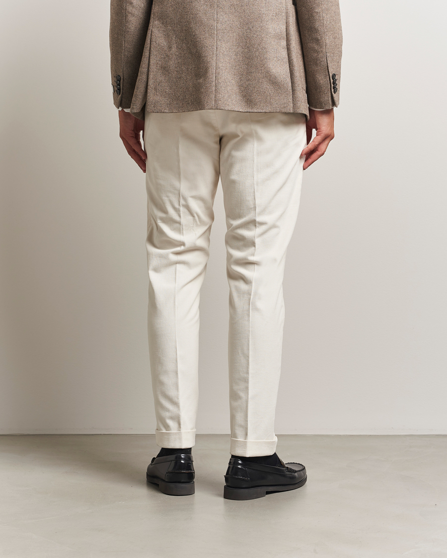 Herre | Bukser | Tiger of Sweden | Tenuta Pleated Corduroy Trousers Light Ivory