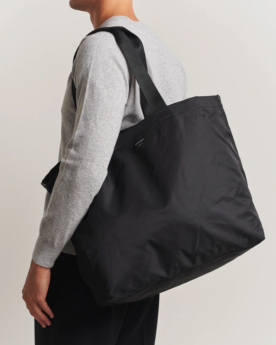 Herre | Vesker | Tiger of Sweden | Pera Nylon Tote Bag Black