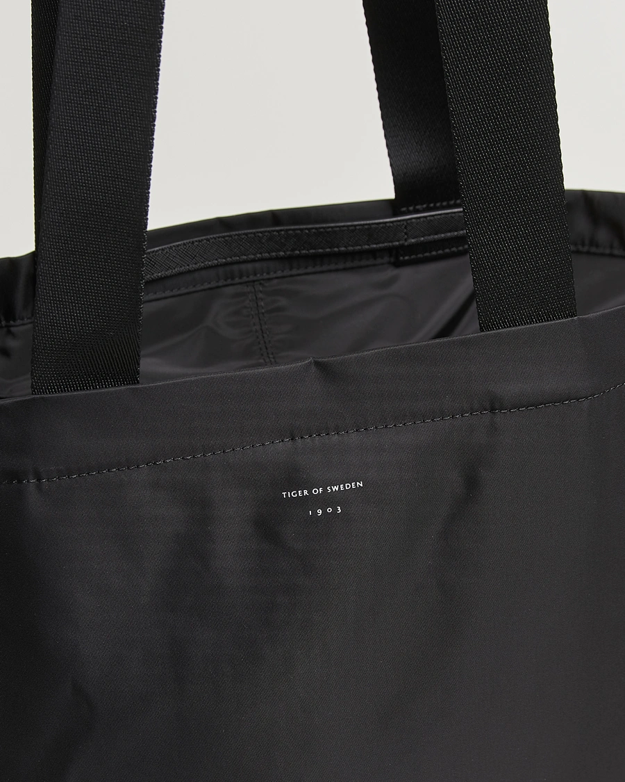 Herre | Vesker | Tiger of Sweden | Pera Nylon Tote Bag Black