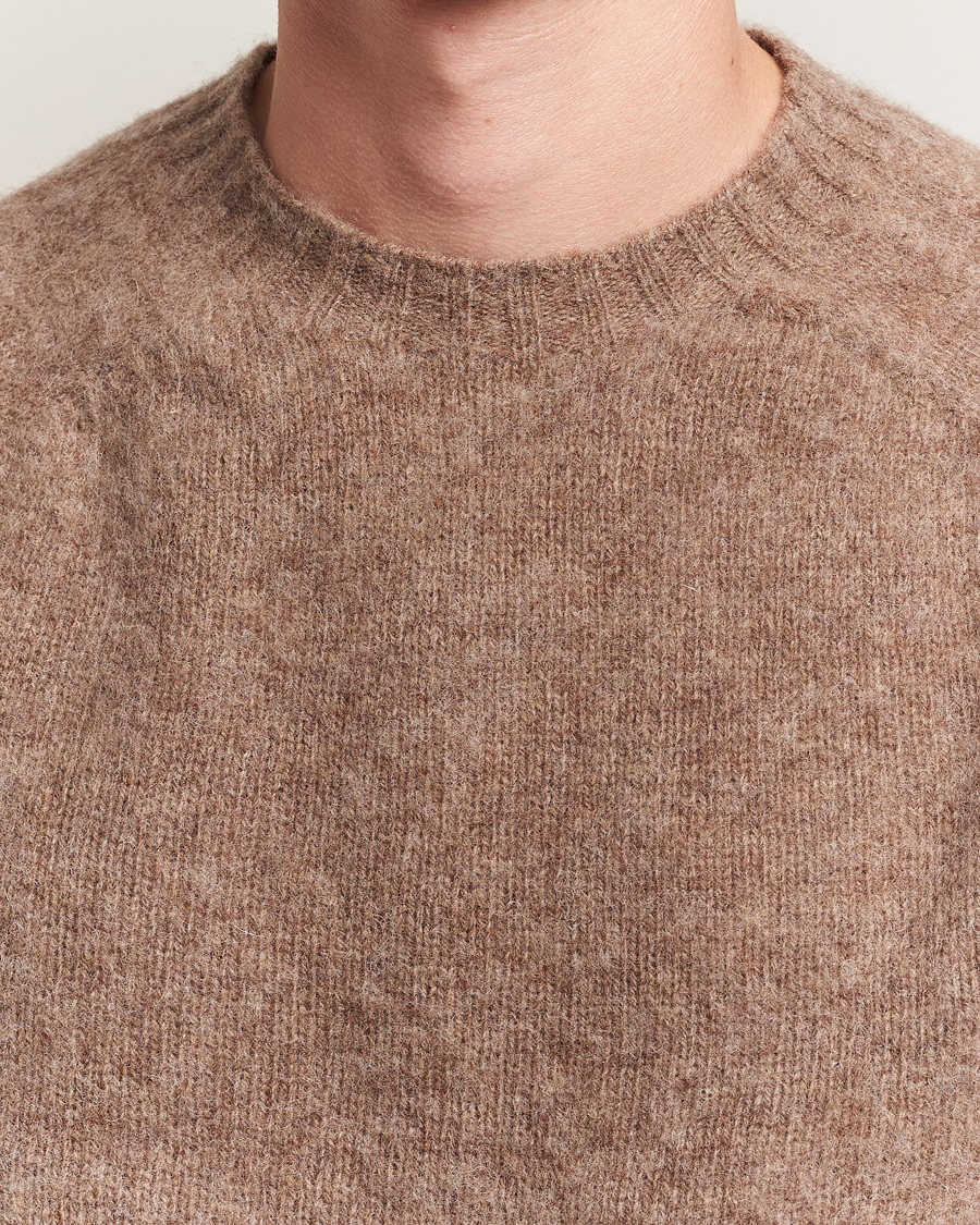 Herre | Gensere | Harley Of Scotland | Brushed Supersoft Lambswool Crewneck Tundra
