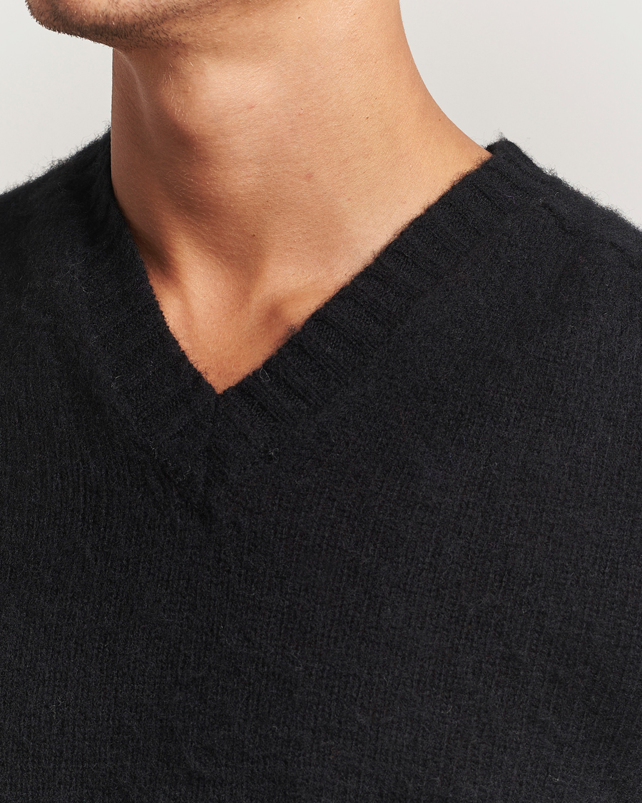 Herre | Gensere | Harley Of Scotland for Care of Carl | Brushed Supersoft Lambswool V-Neck Black