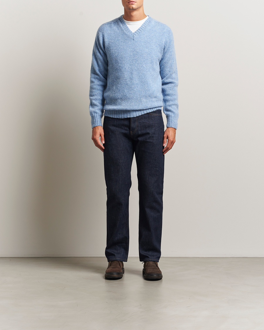 Herre | Gensere | Harley Of Scotland for Care of Carl | Brushed Supersoft Lambswool V-Neck Light Blue