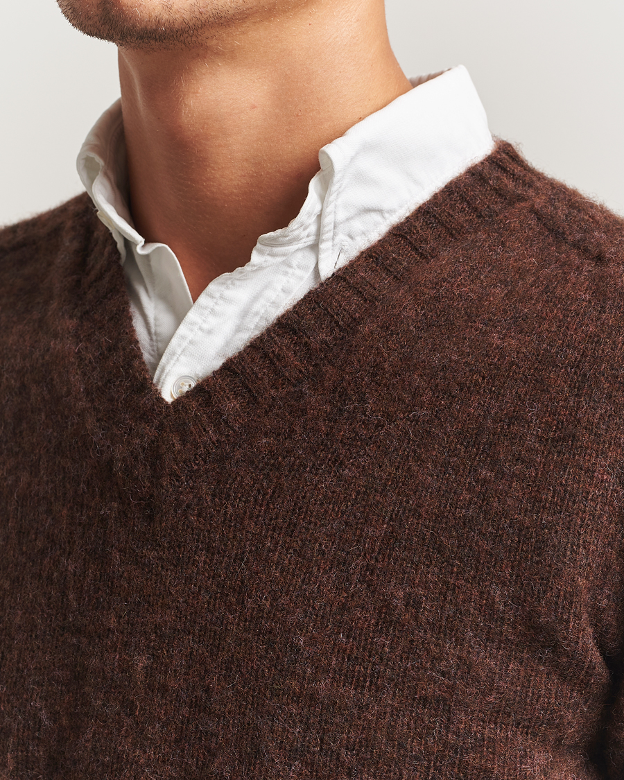 Herre | Gensere | Harley Of Scotland for Care of Carl | Brushed Supersoft Lambswool V-Neck Brown
