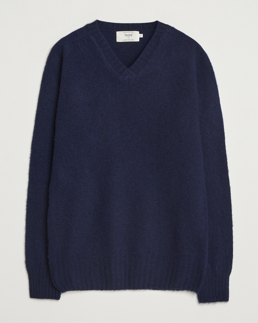 Herre | Gensere | Harley Of Scotland for Care of Carl | Harley Of Scotland Brushed Supersoft Lambswool V-Neck Navy
