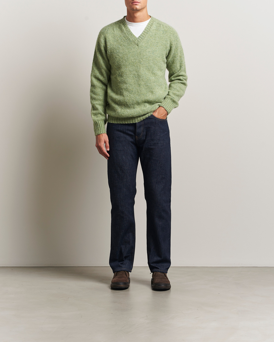 Herre | Gensere | Harley Of Scotland | Brushed Supersoft Lambswool V-Neck Light Green