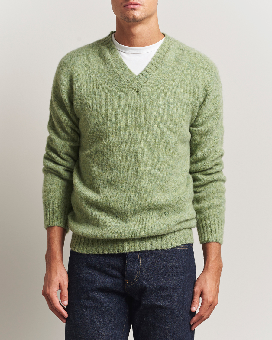 Herre | Gensere | Harley Of Scotland | Brushed Supersoft Lambswool V-Neck Light Green