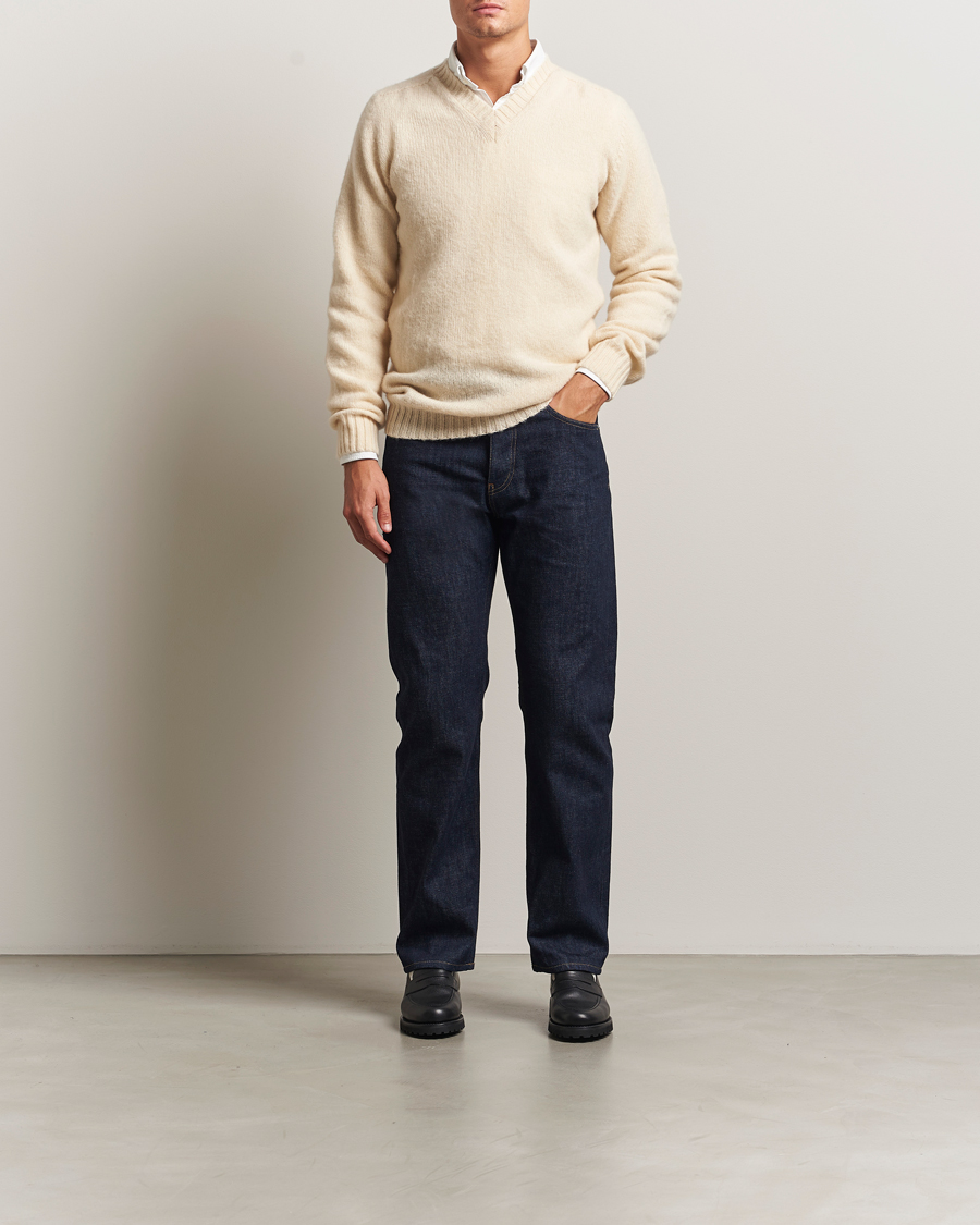 Herre | Gensere | Harley Of Scotland for Care of Carl | Harley Of Scotland Brushed Supersoft Lambswool V-Neck Vanilla