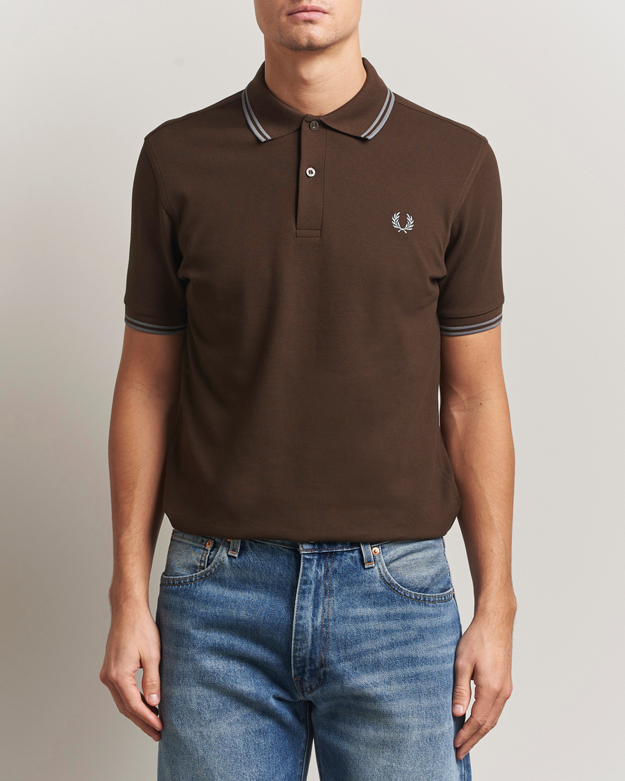 Herre | Pikéer | Fred Perry | Twin Tipped Shirt Burnt Tobacco