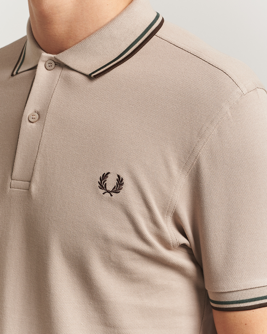 Herre | Pikéer | Fred Perry | Twin Tipped Shirt Warm Oat