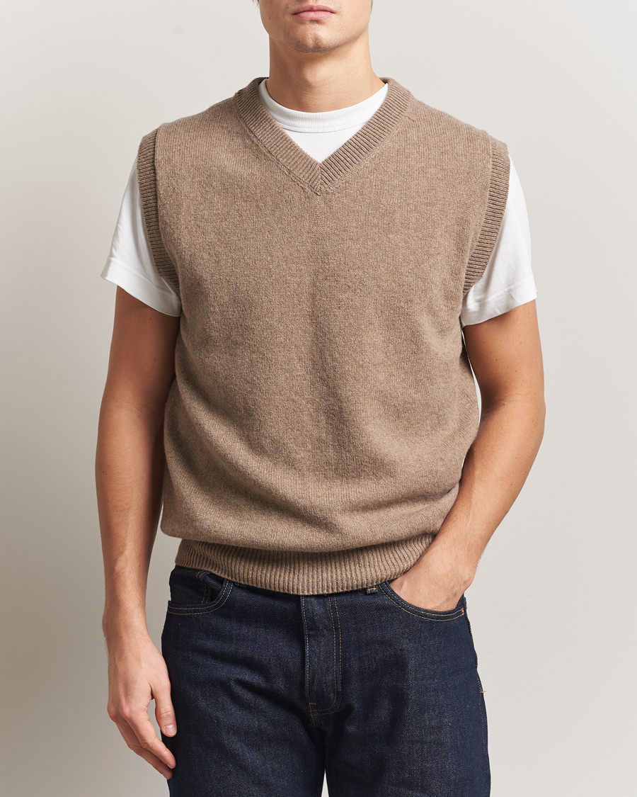 Herre | Gensere | Sunspel | Lambswool Knitted Vest Sandstone