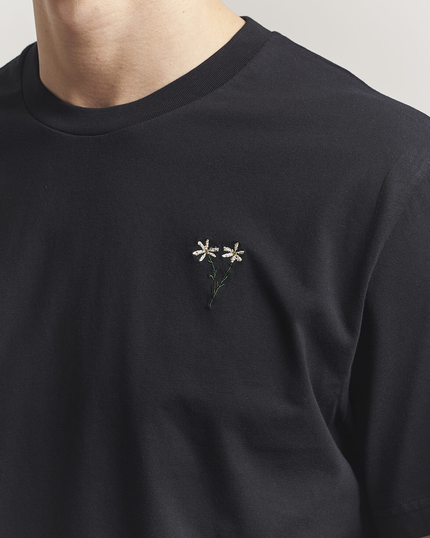 Herre | T-Shirts | Forét | Posy T-Shirt Black