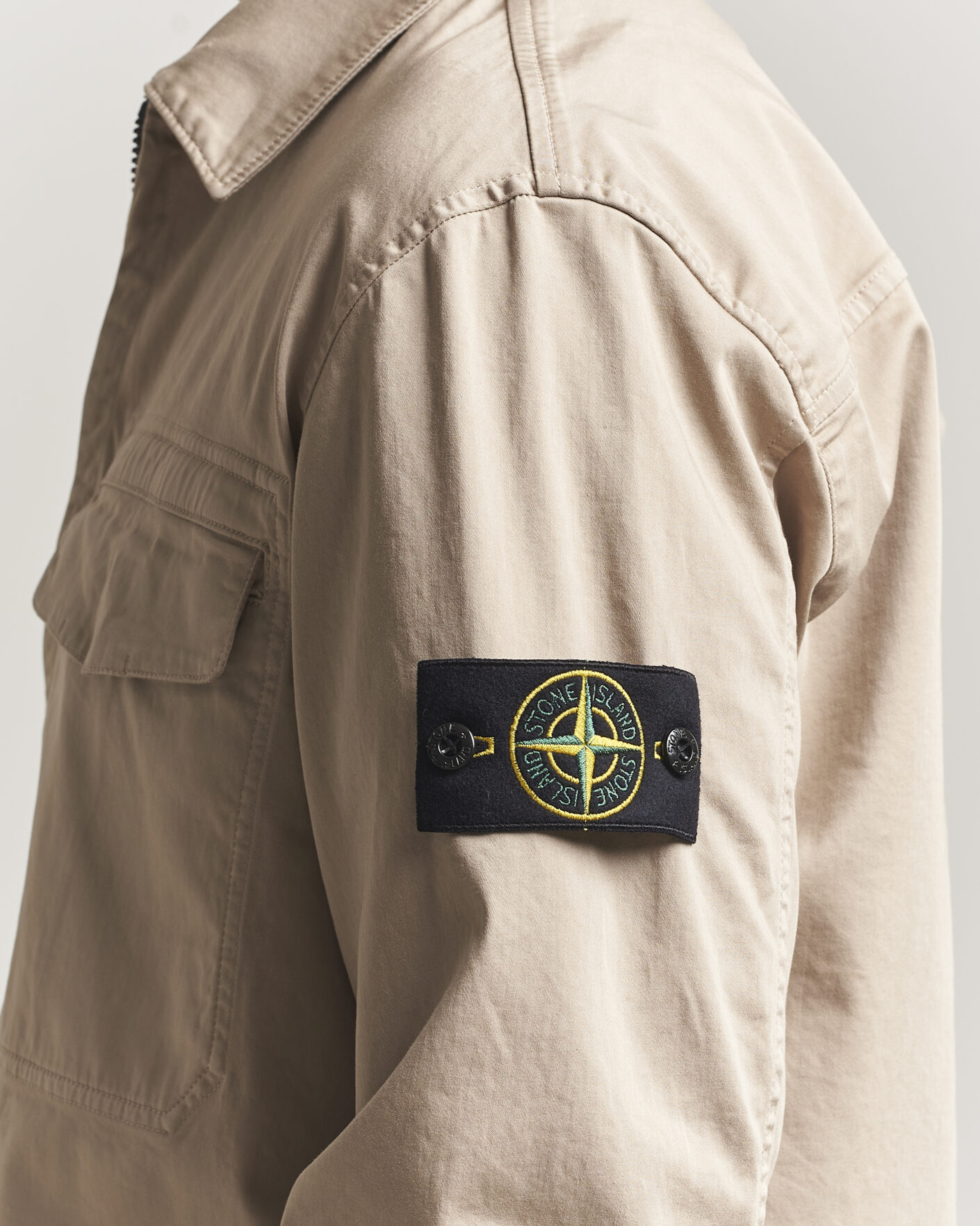 Herre | Skjorter | Stone Island | Cotton Stretch Zip Overshirt Desert